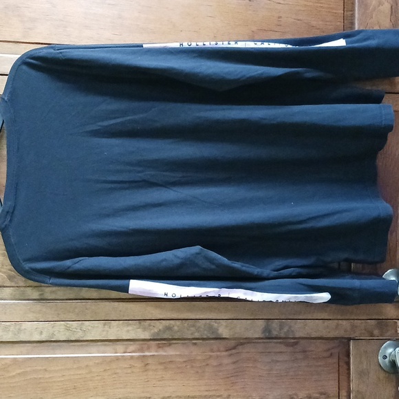 Hollister long sleeve t shirt.  Black with light pink. good used condition - Picture 7 of 7